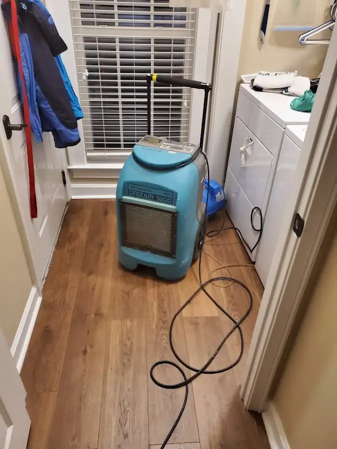 Commercial dehumidifier deployed for Flood Damage Cleanup in Webb City